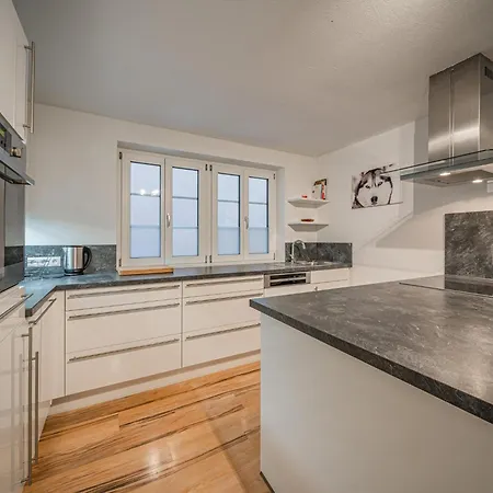 Gorilla هوبفغراتن إم بريكسنتال